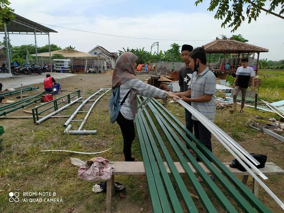 Proses bangun laboratorium pertanian(hidroponik)