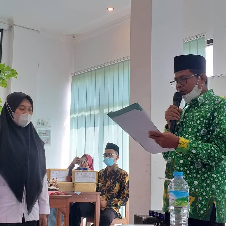 HARLAH KE 14 PELANTIKAN PENGURUS OSIS/IPNU-IPPNU DAN SEMINAR KEBANGSAAN SMK ASSAIDIYYAH KUDUS 2021/2022